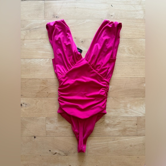 EXPRESS | Low Cut Bodysuit - Picture 6 of 8